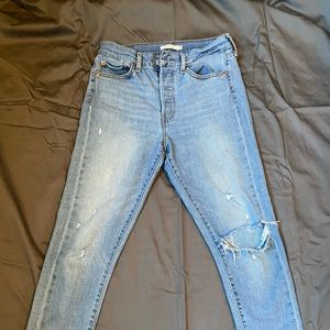 Levi’s wedgie skinny mom jeans